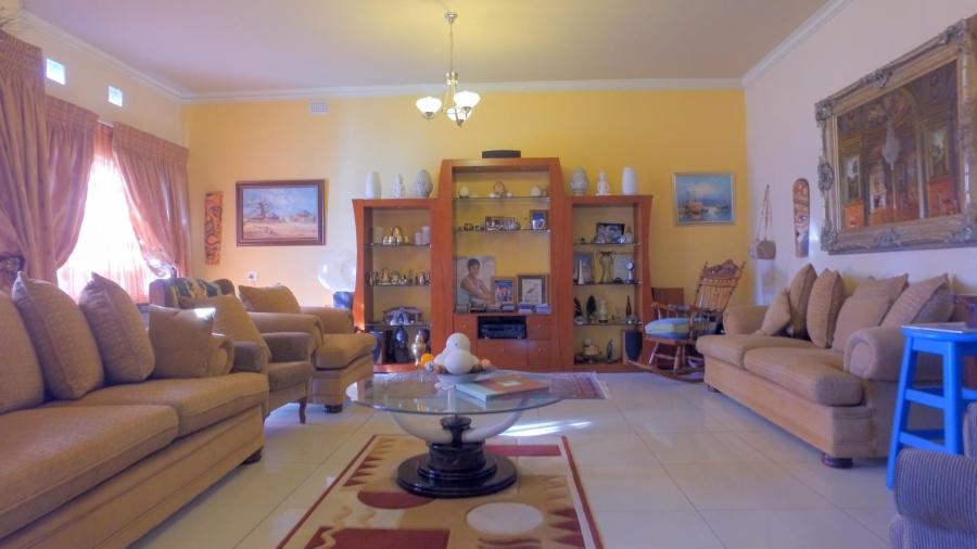 5 Bedroom Property for Sale in Azalea Park North West